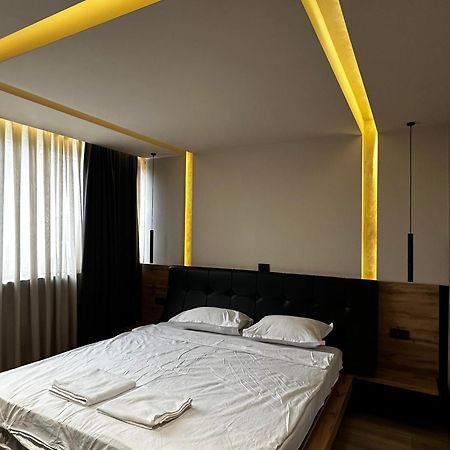 Zet Apartments - Bedroom & Bathroom Pristina Exterior photo