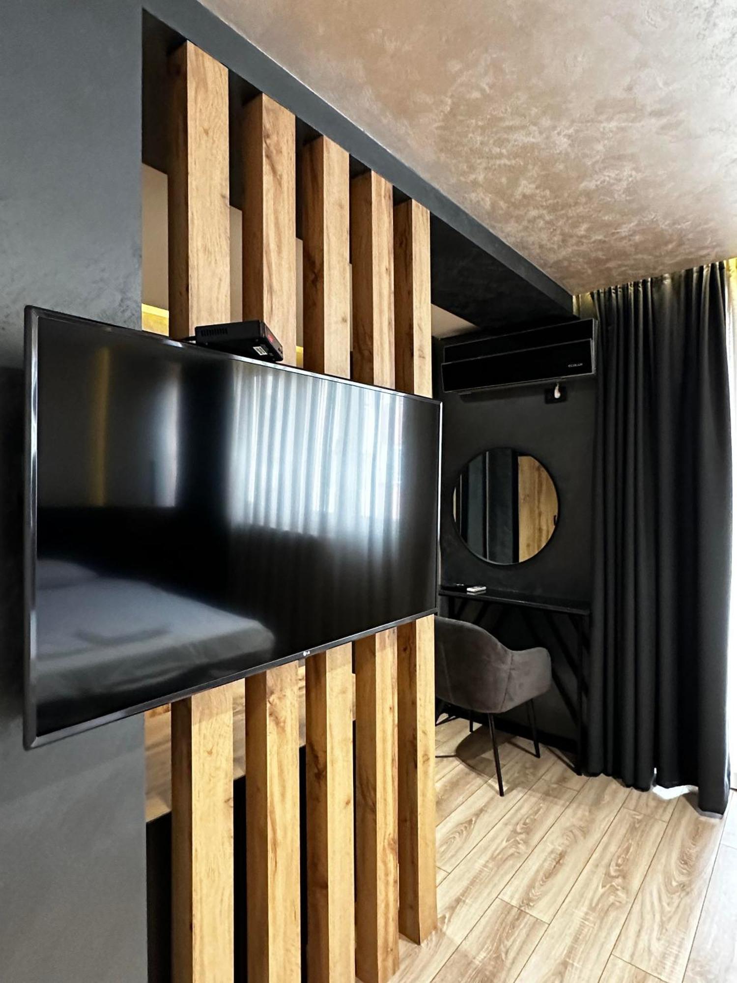 Zet Apartments - Bedroom & Bathroom Pristina Exterior photo