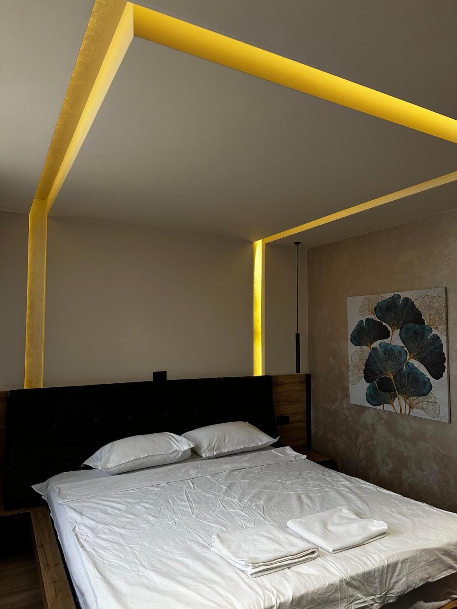 Zet Apartments - Bedroom & Bathroom Pristina Exterior photo