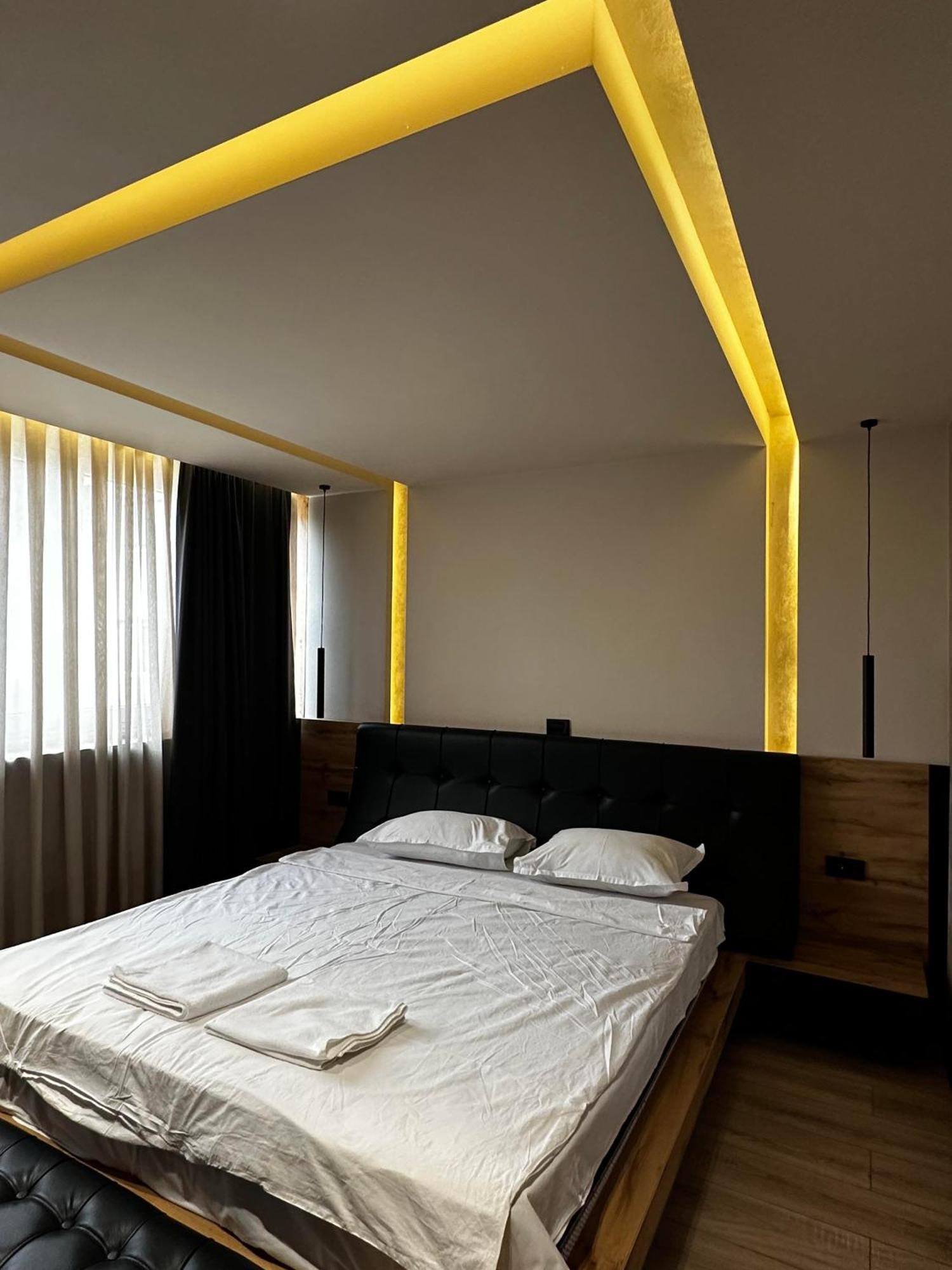 Zet Apartments - Bedroom & Bathroom Pristina Exterior photo