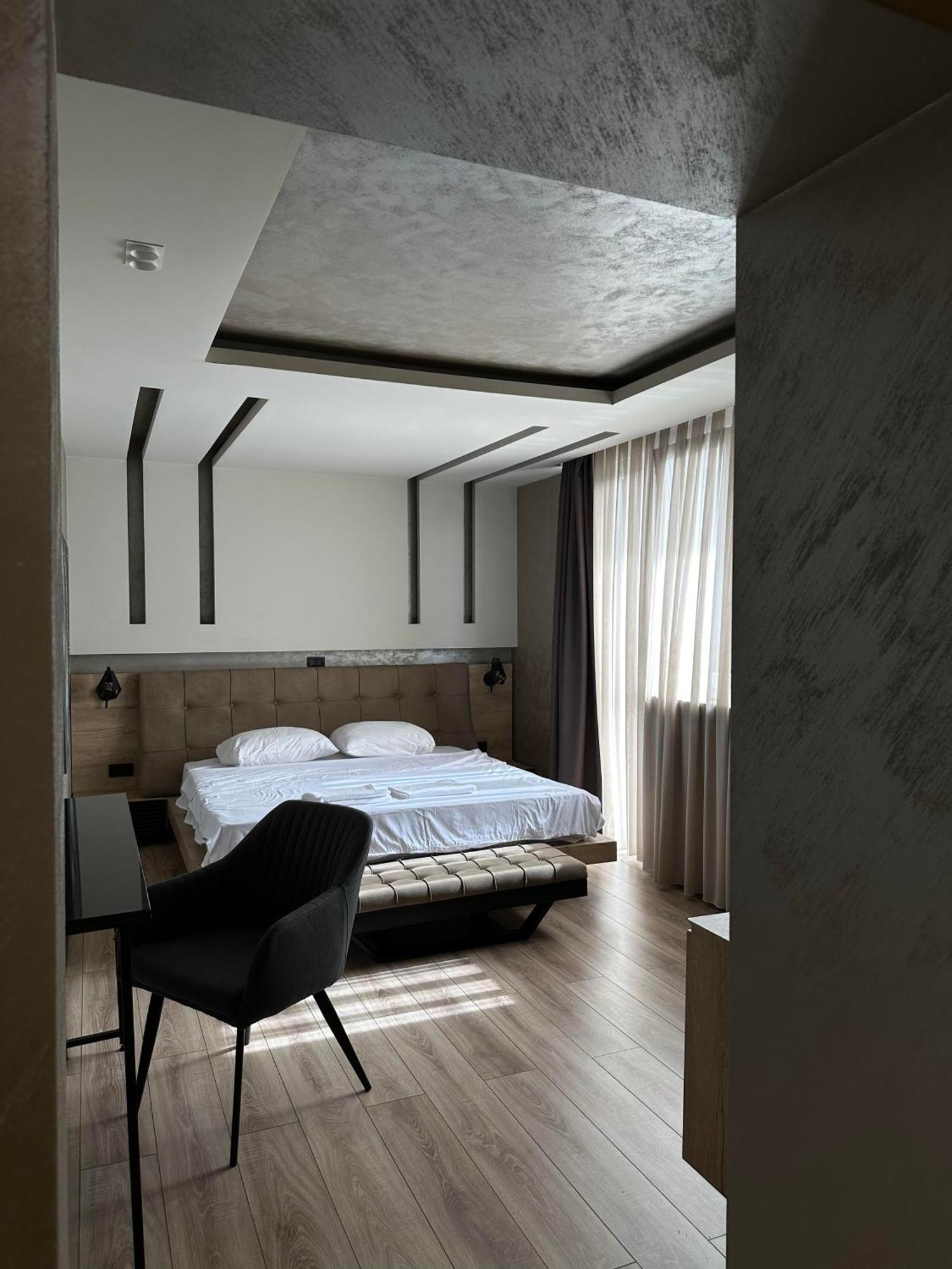 Zet Apartments - Bedroom & Bathroom Pristina Exterior photo